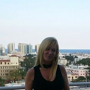 Meet your Posher, Helene